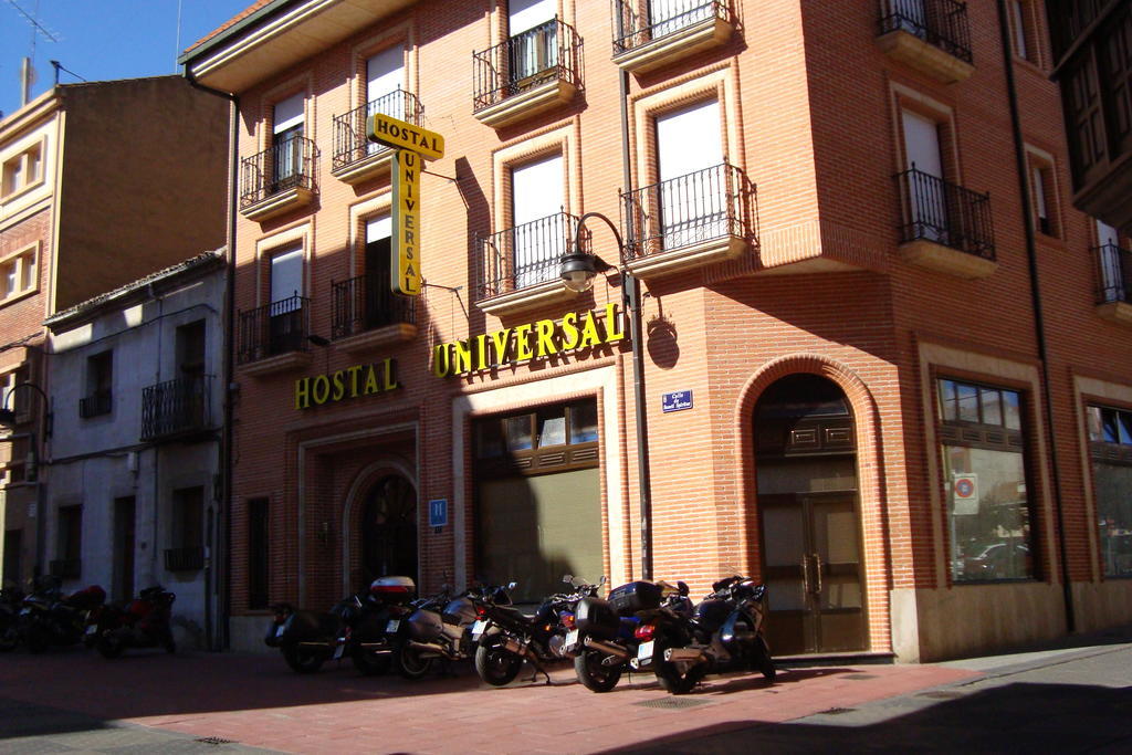 Hostal Universal Benavente Bagian luar foto