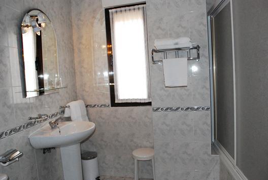 Hostal Universal Benavente Ruang foto