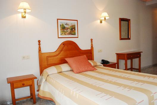 Hostal Universal Benavente Bagian luar foto