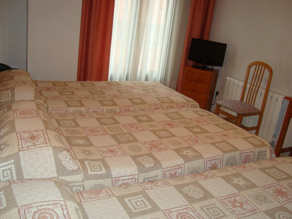 Hostal Universal Benavente Ruang foto