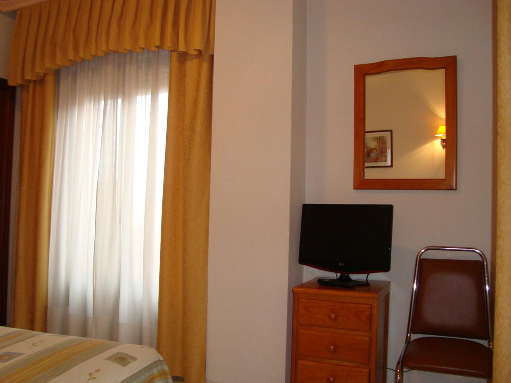 Hostal Universal Benavente Ruang foto