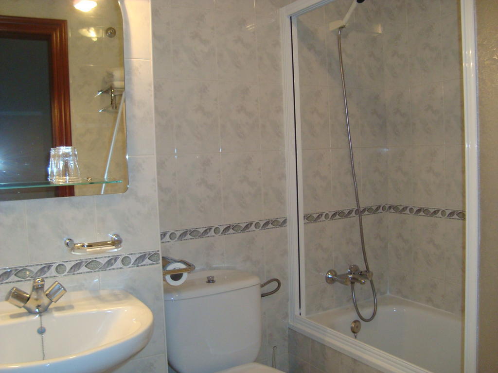 Hostal Universal Benavente Ruang foto