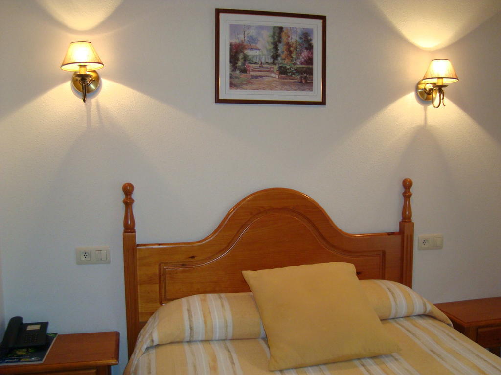 Hostal Universal Benavente Ruang foto