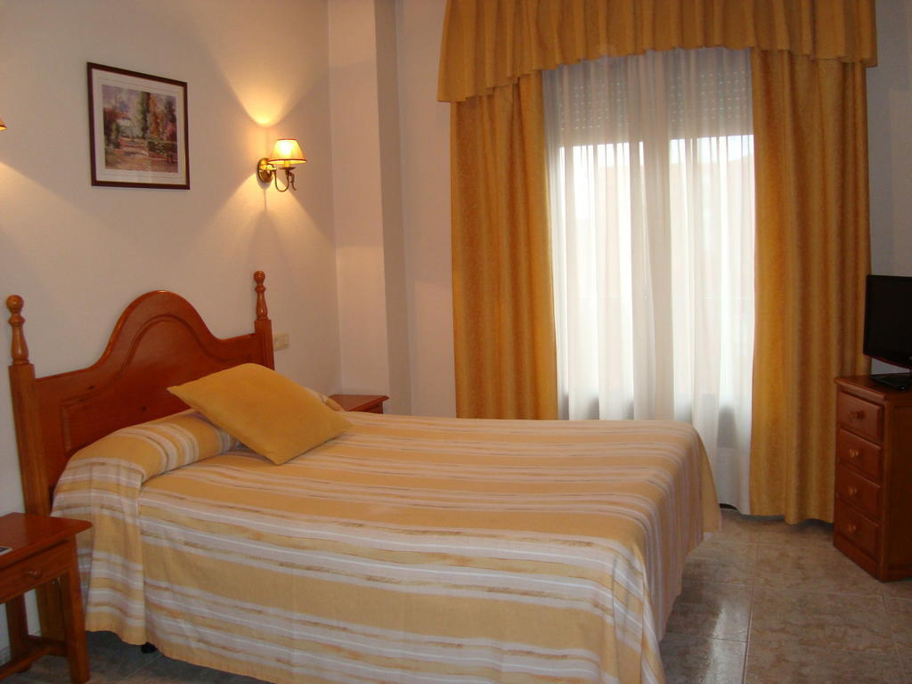 Hostal Universal Benavente Ruang foto