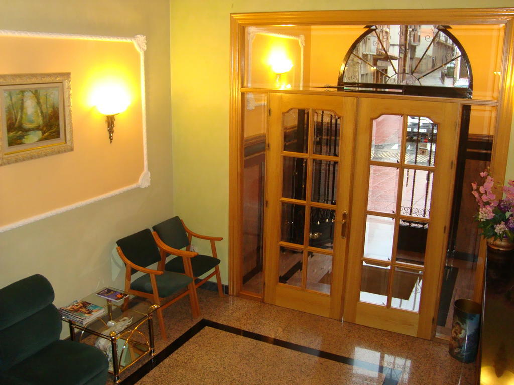 Hostal Universal Benavente Bagian luar foto