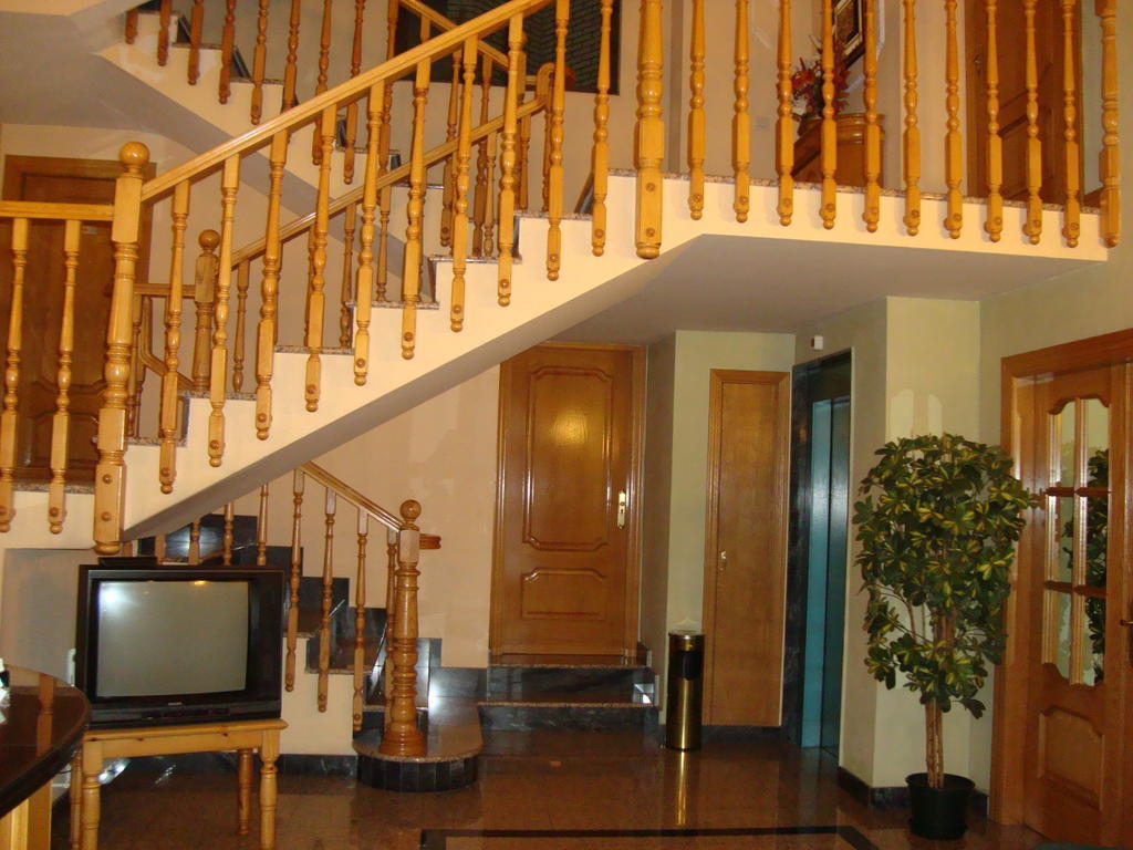 Hostal Universal Benavente Bagian luar foto