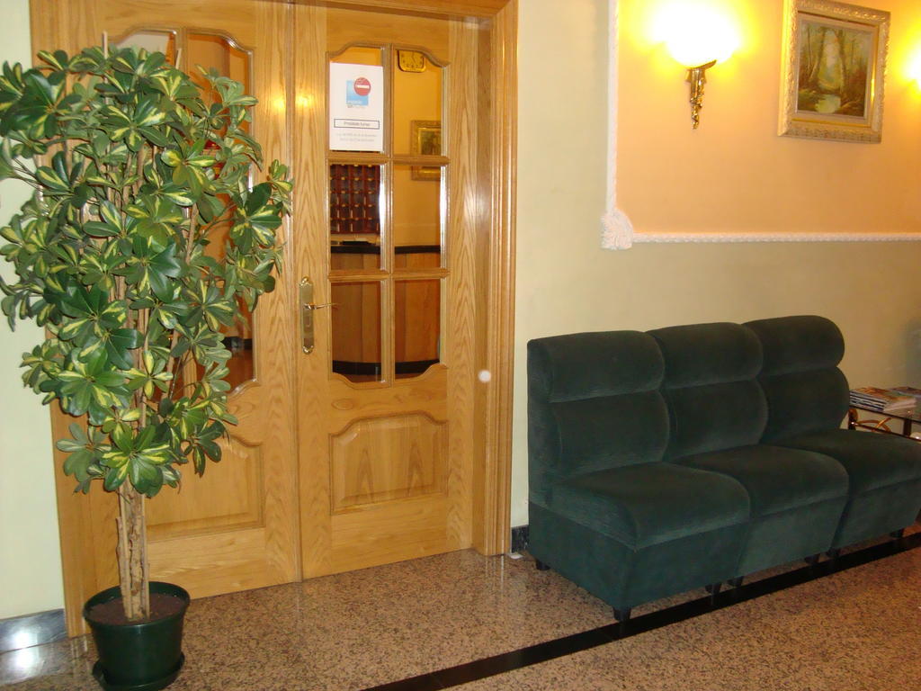 Hostal Universal Benavente Ruang foto