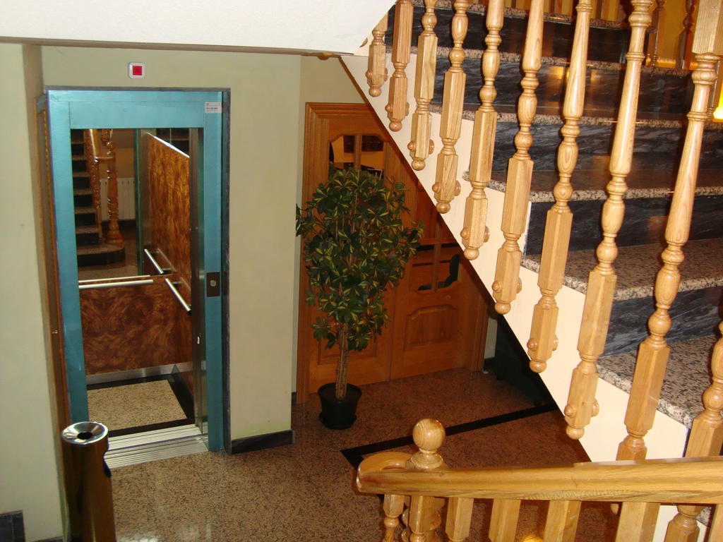 Hostal Universal Benavente Bagian luar foto
