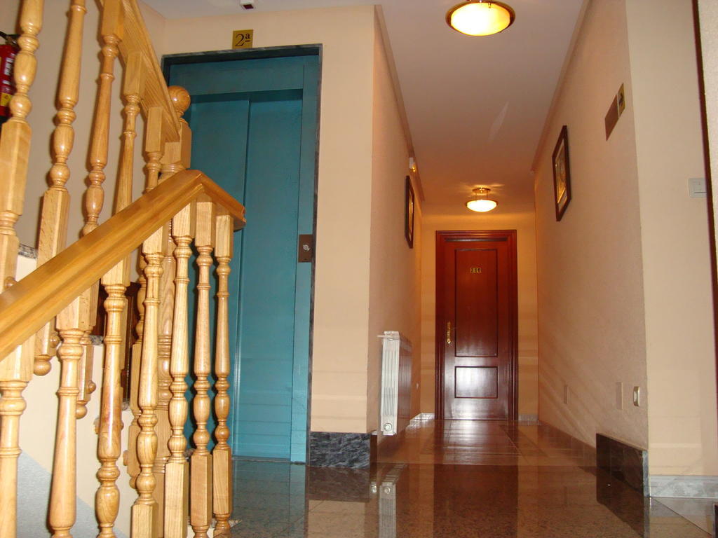 Hostal Universal Benavente Bagian luar foto
